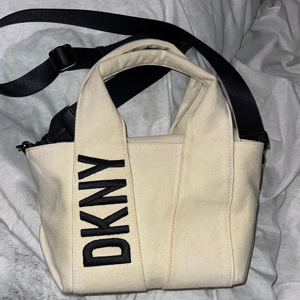 Dkny purse